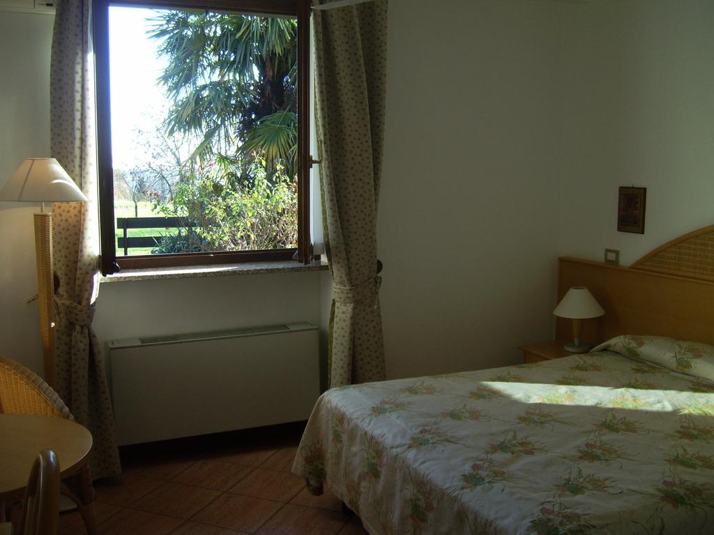 Hotel La Collinetta Sesto Calende Kamer foto