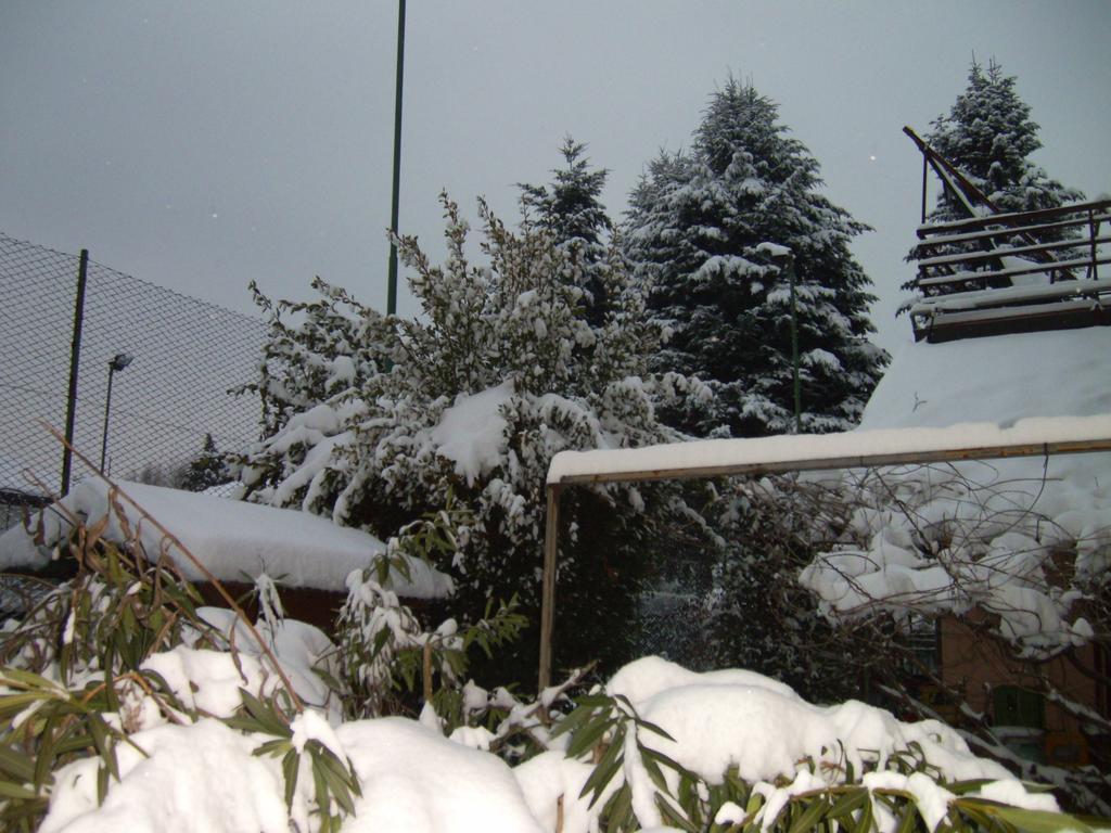 Hotel La Collinetta Sesto Calende Buitenkant foto