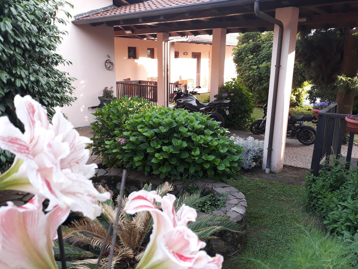 Hotel La Collinetta Sesto Calende Buitenkant foto